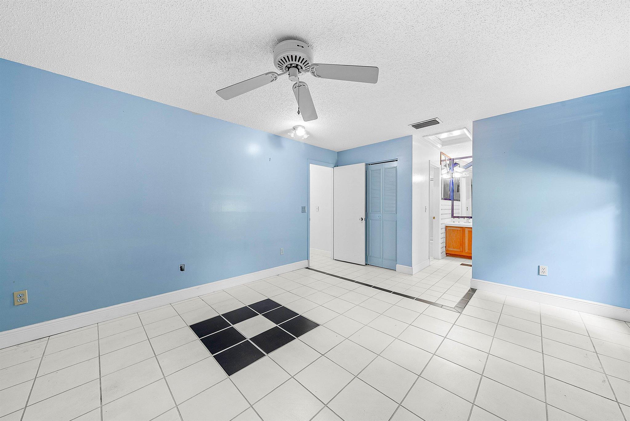 Strathmore Gate West Unit - Residential