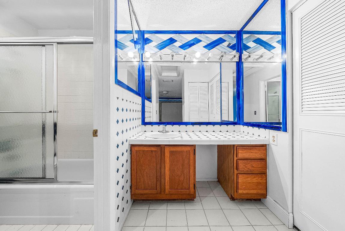 Strathmore Gate West Unit 01 - Residential