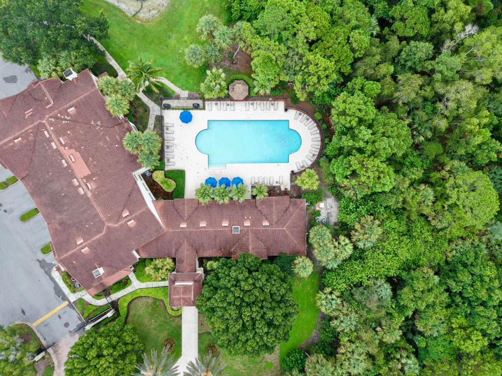 THE ESTATES AT STUART CONDO - Residential