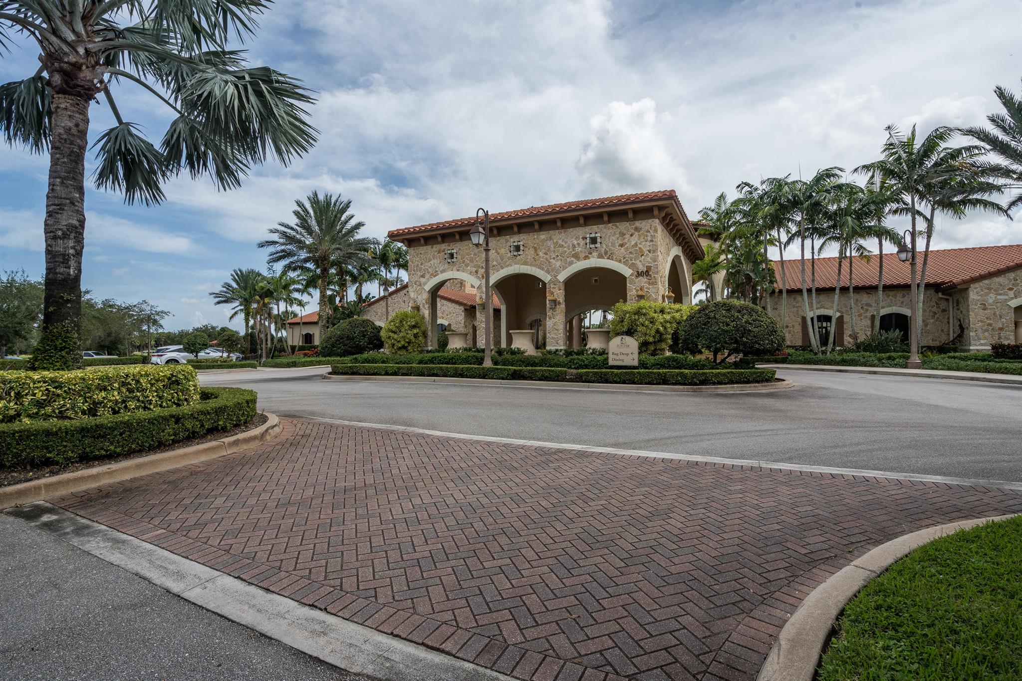 JUPITER COUNTRY CLUB - Residential