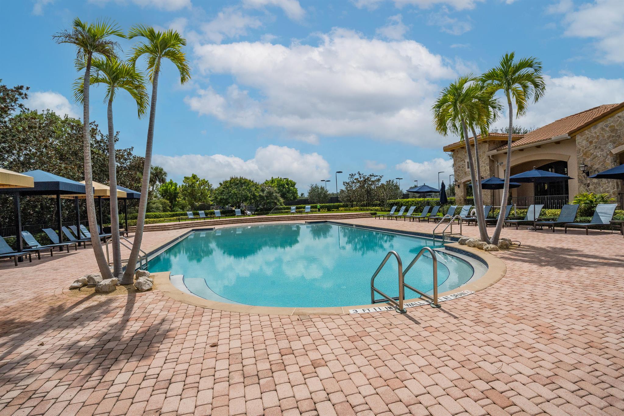 JUPITER COUNTRY CLUB - Residential