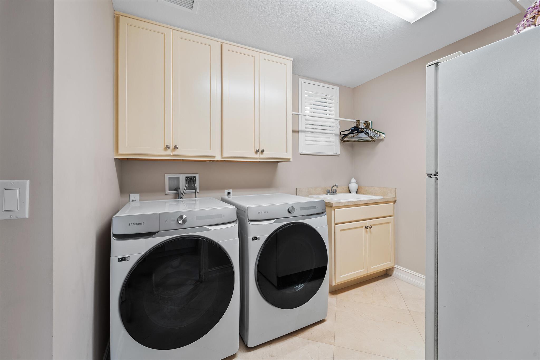 JUPITER COUNTRY CLUB - Residential