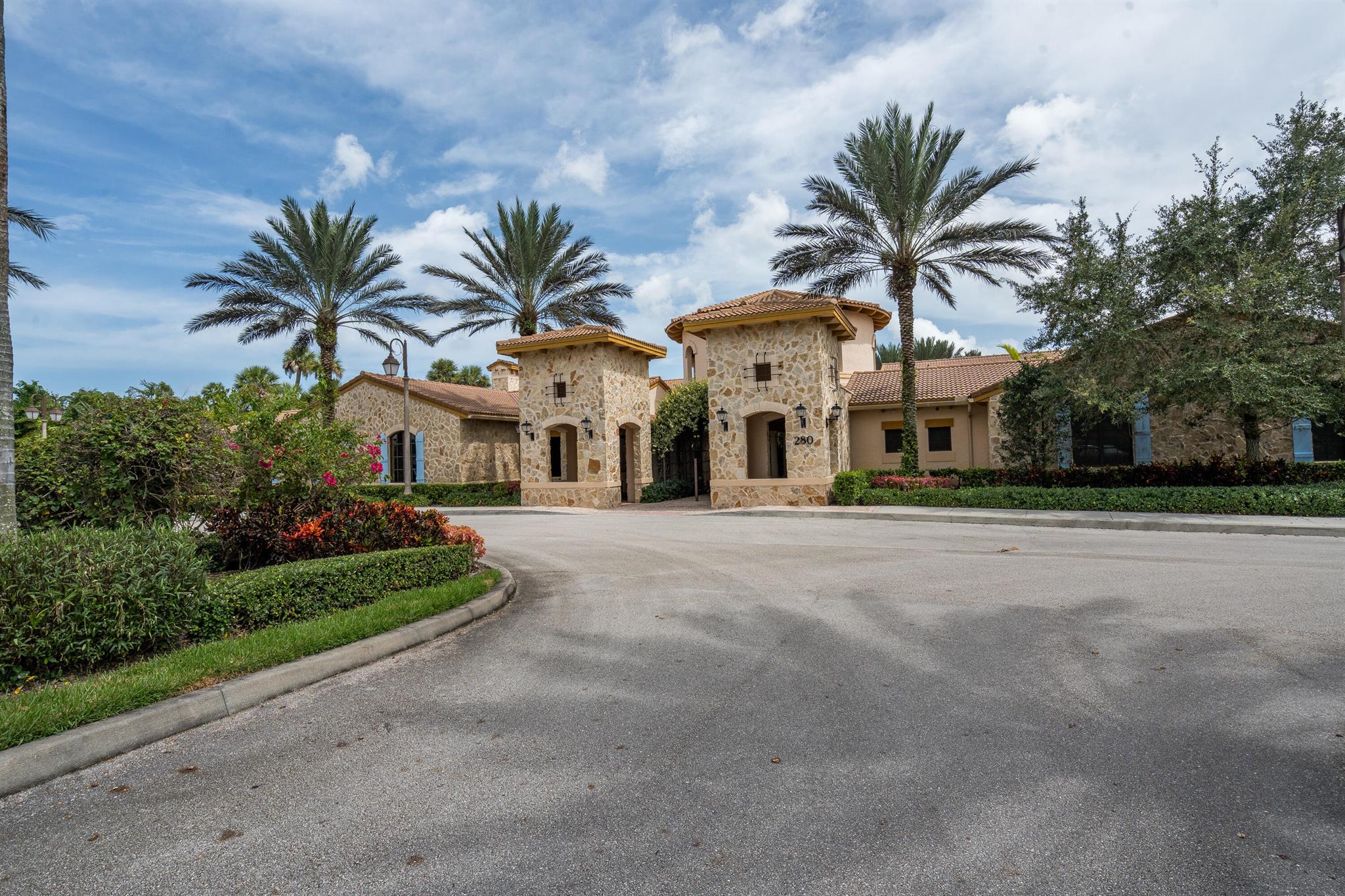 JUPITER COUNTRY CLUB - Residential