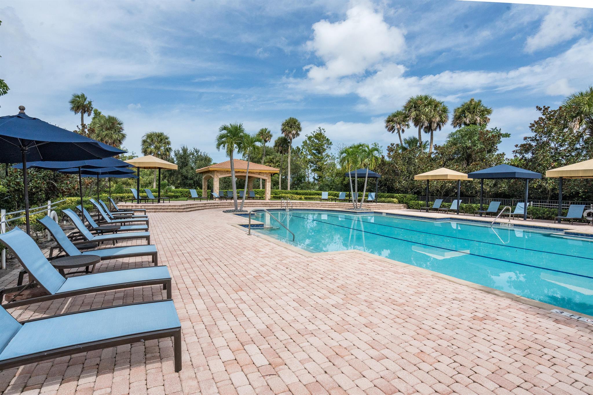 JUPITER COUNTRY CLUB - Residential