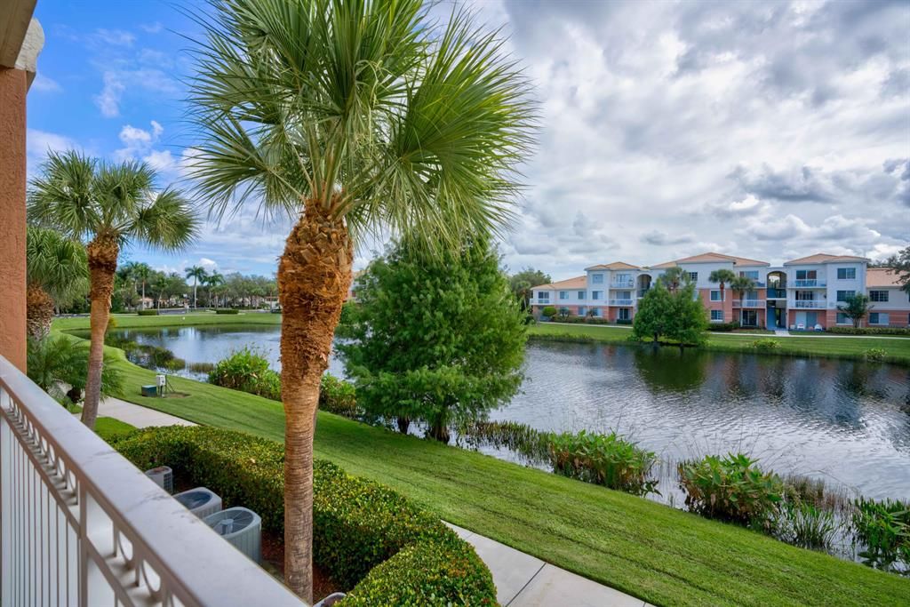 Photo of 7206 Myrtlewood Circle W, Palm Beach Gardens, FL 33418 (MLS # R10752404)