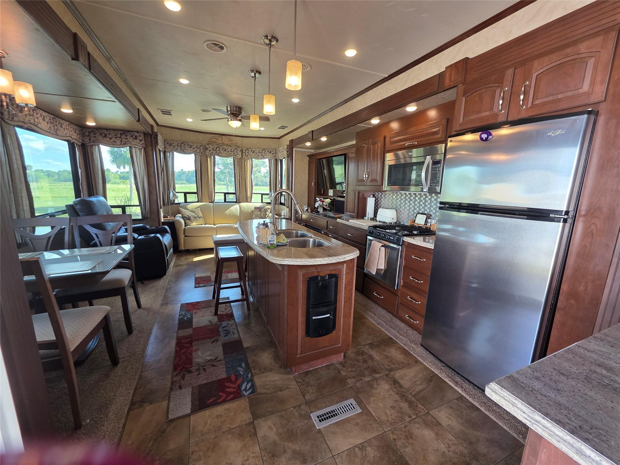 Ancient Oaks R V Residenc - Residential