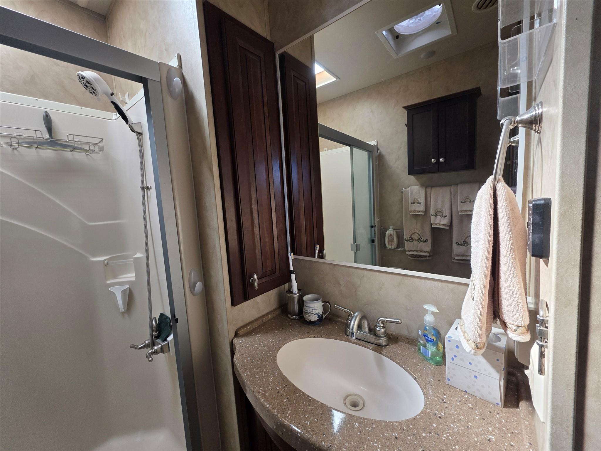 Ancient Oaks R V Residenc - Residential