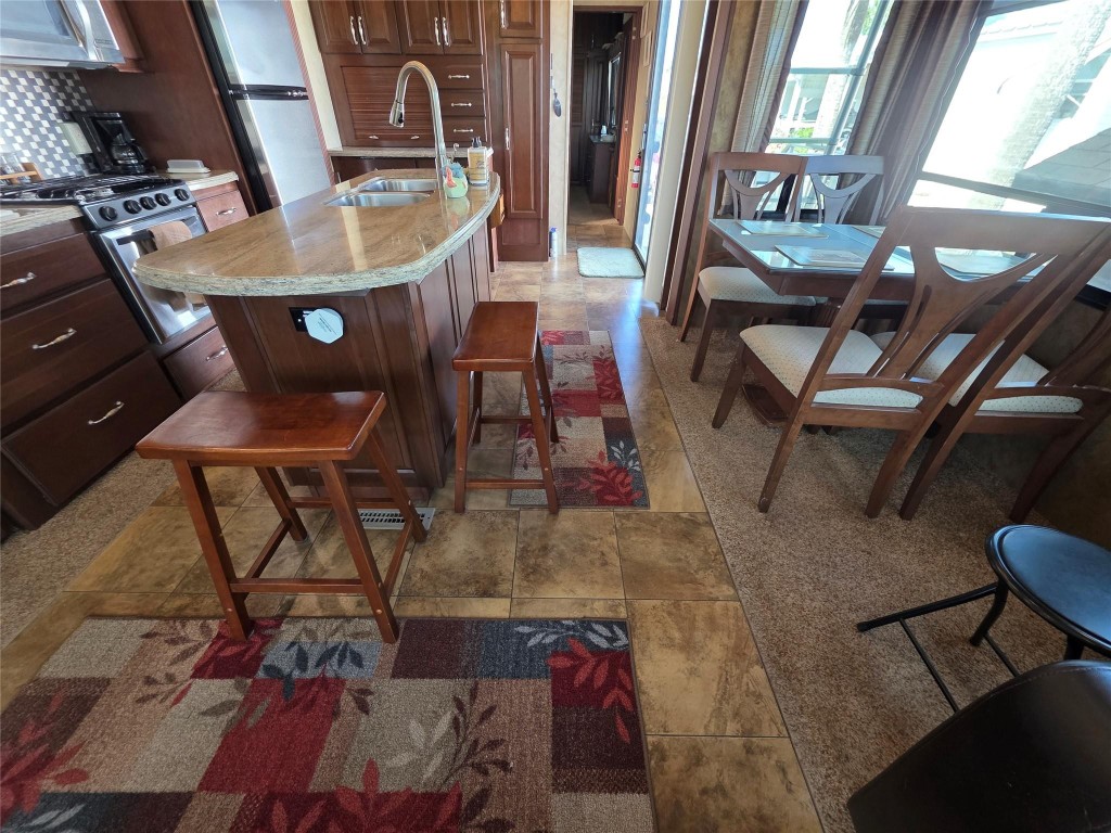 Ancient Oaks R V Residenc - Residential