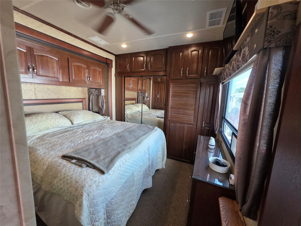 Ancient Oaks R V Residenc - Residential