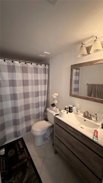 LAKE EMERALD CONDOMINIUM - Residential