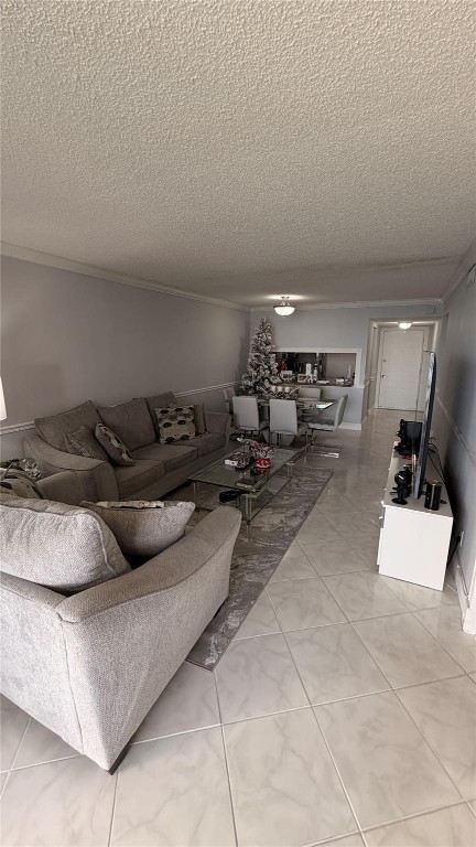 LAKE EMERALD CONDOMINIUM - Residential