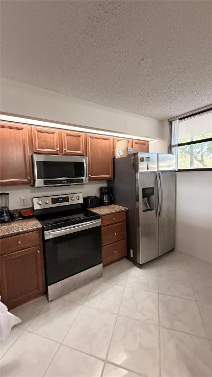 LAKE EMERALD CONDOMINIUM - Residential