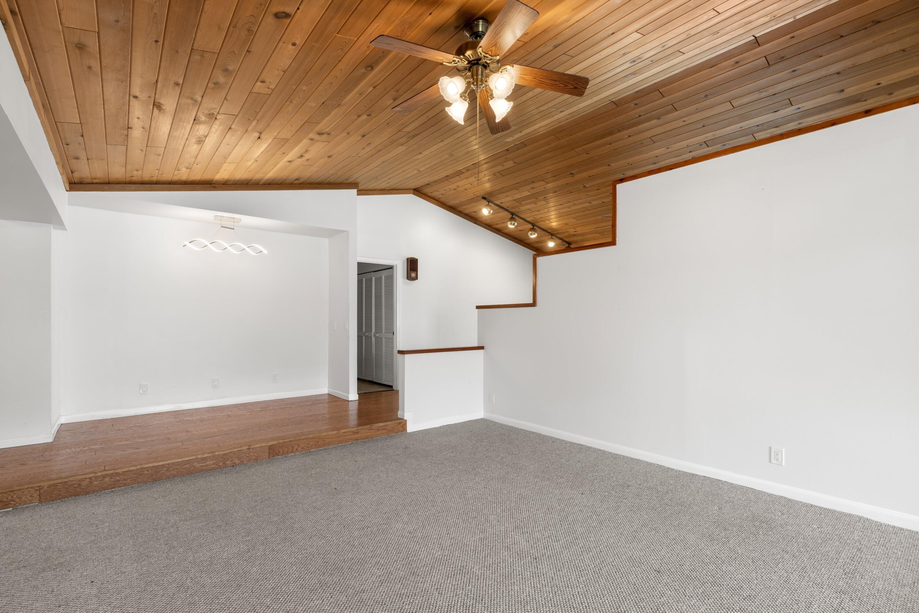 OAK WOOD - Residential