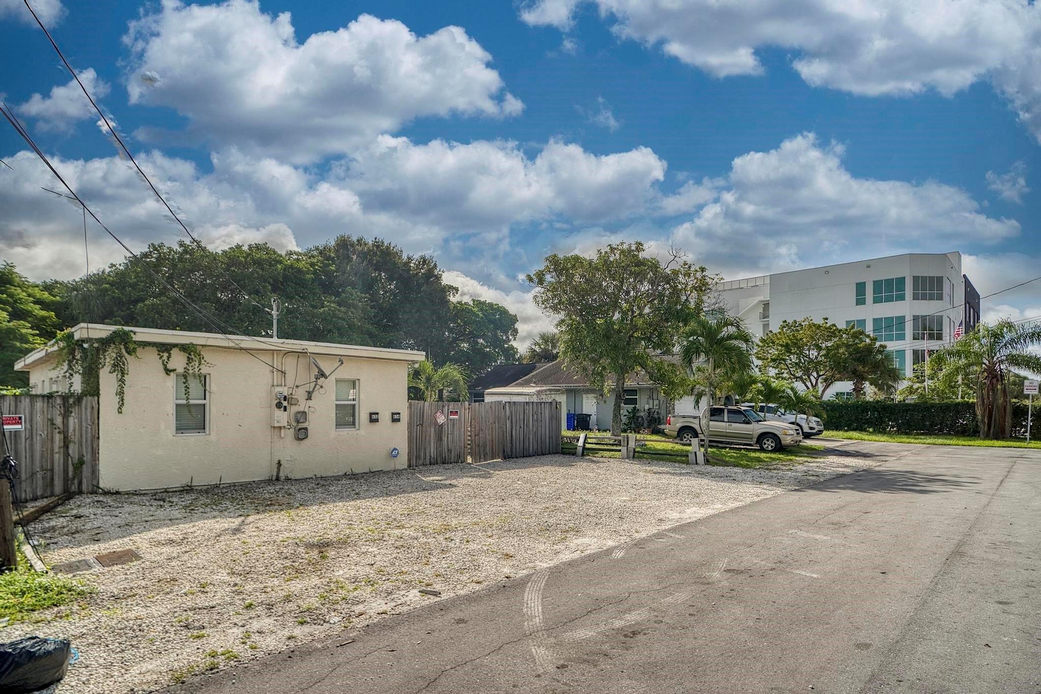 632-634 NW 14th Ter