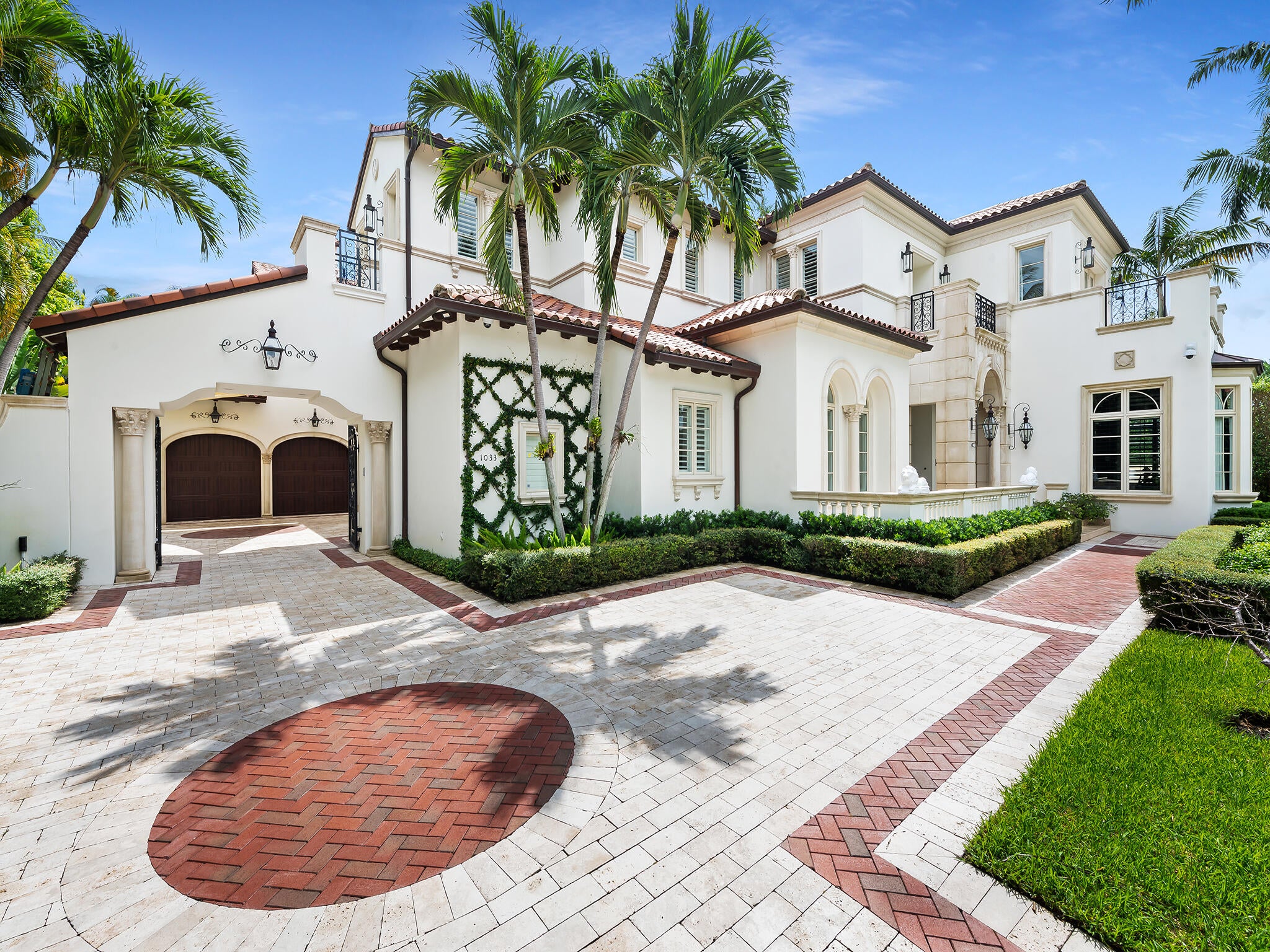 1033 SEASAGE Drive