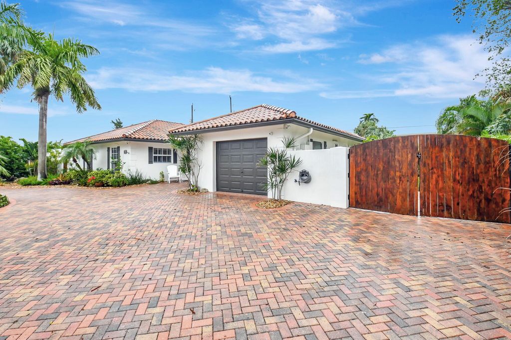 Photo of 644 South Road, Boynton Beach, FL 33435 (MLS # R11050599)