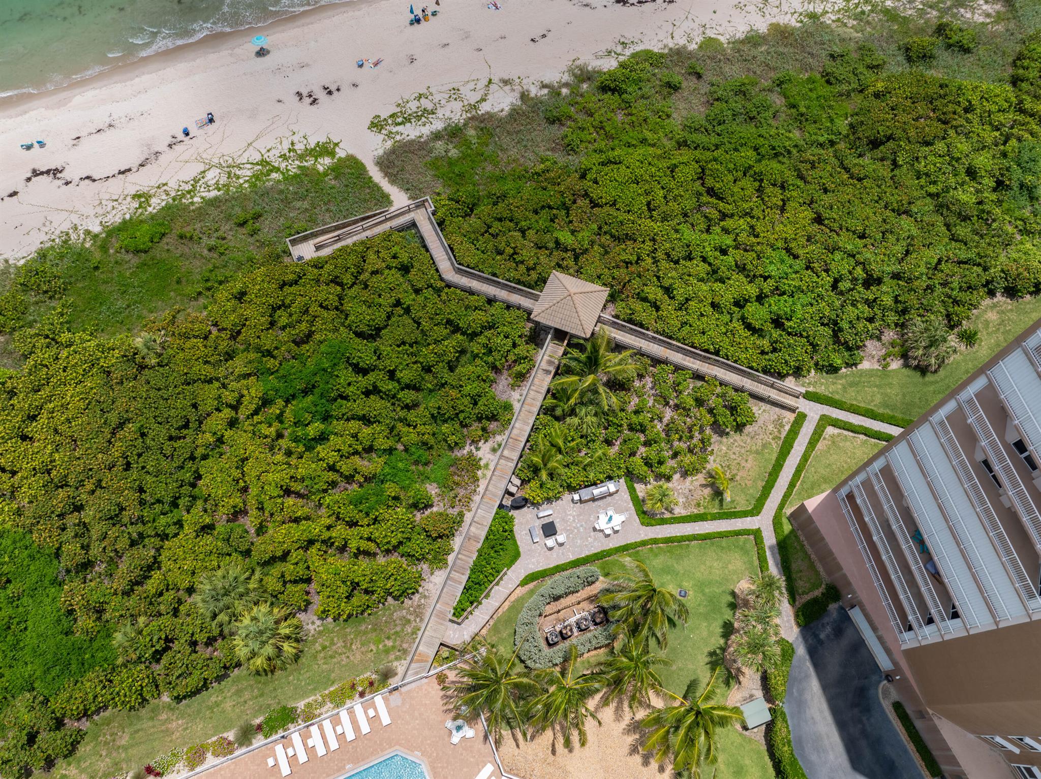 OCEANIQUE OCEANFRONT, A C - Residential