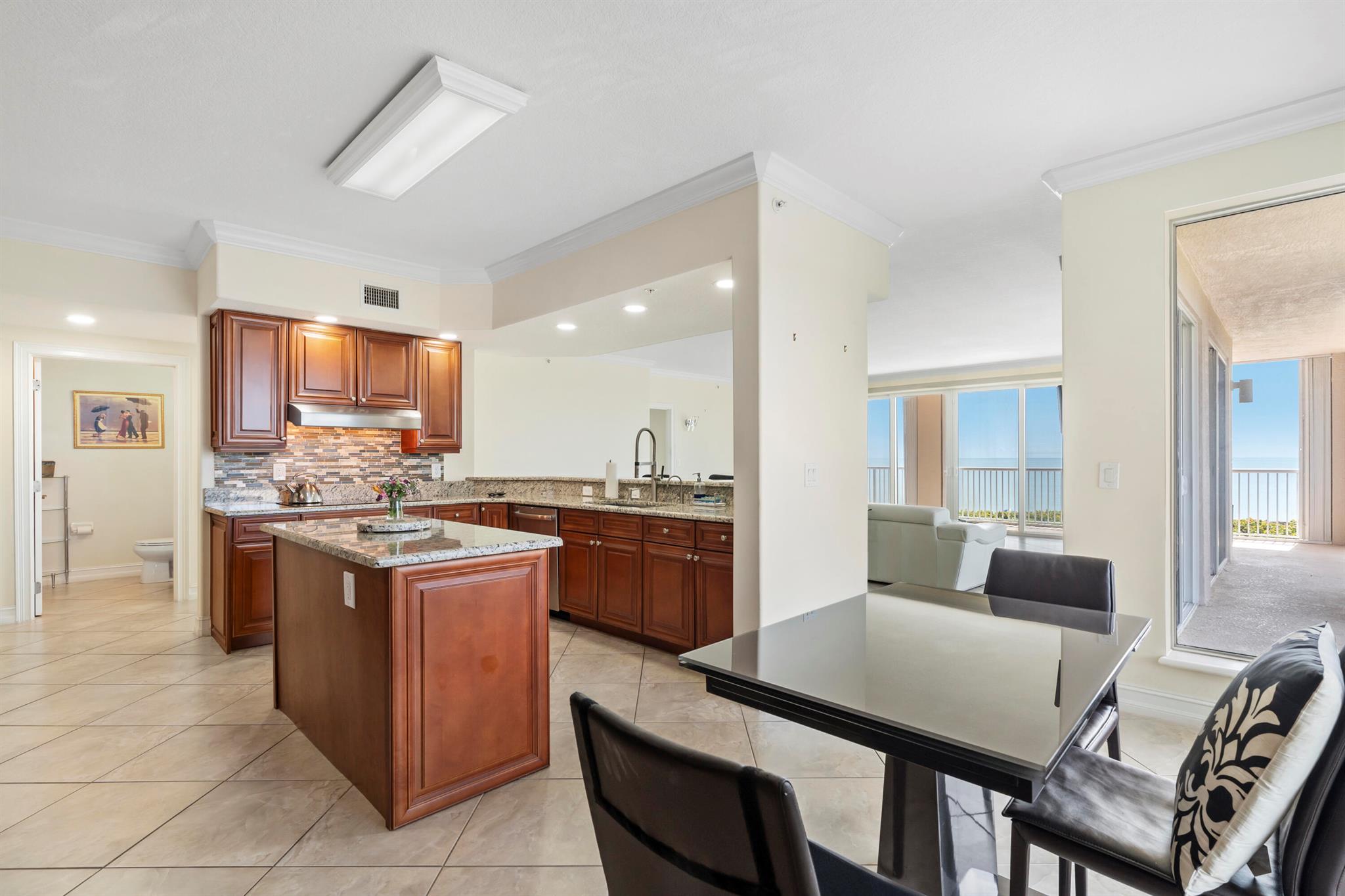 OCEANIQUE OCEANFRONT, A C - Residential
