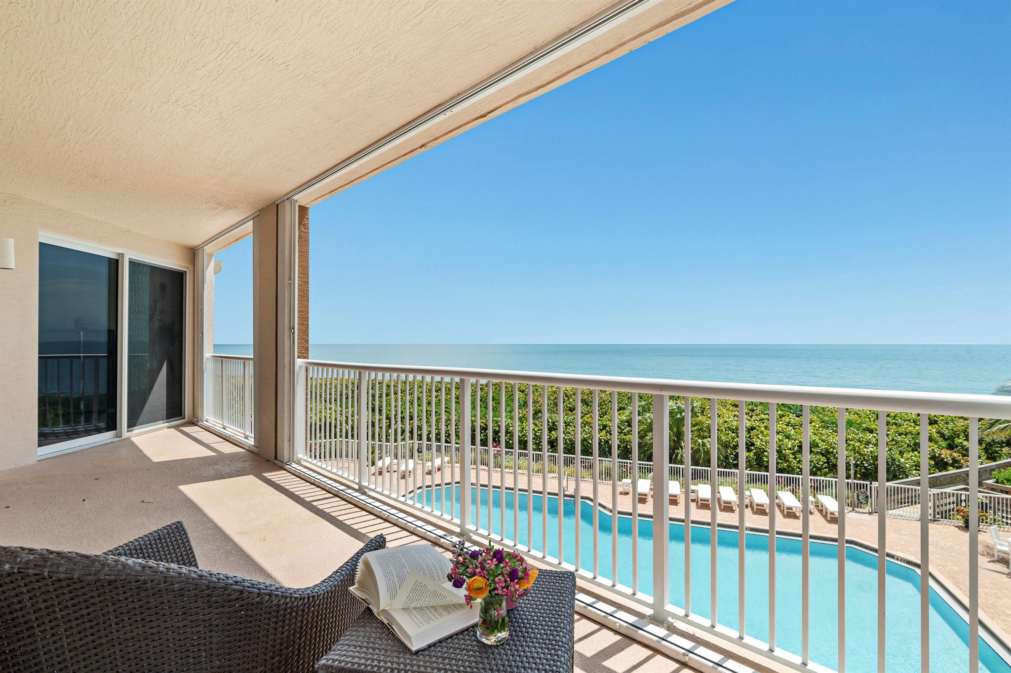 OCEANIQUE OCEANFRONT, A C - Residential