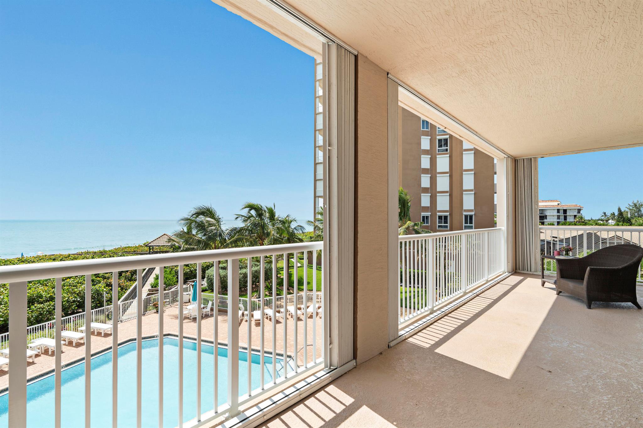 OCEANIQUE OCEANFRONT, A C - Residential