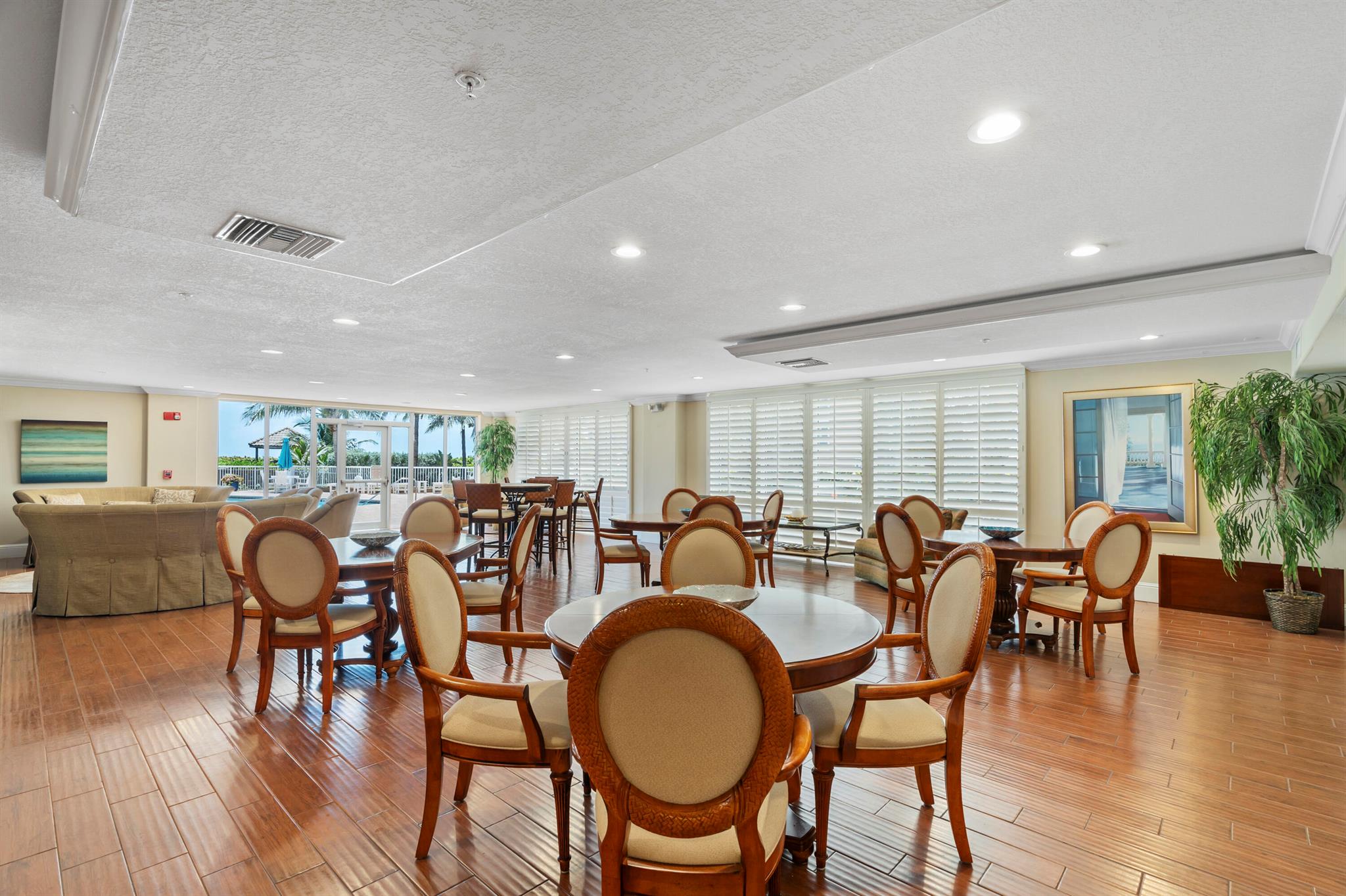 OCEANIQUE OCEANFRONT, A C - Residential