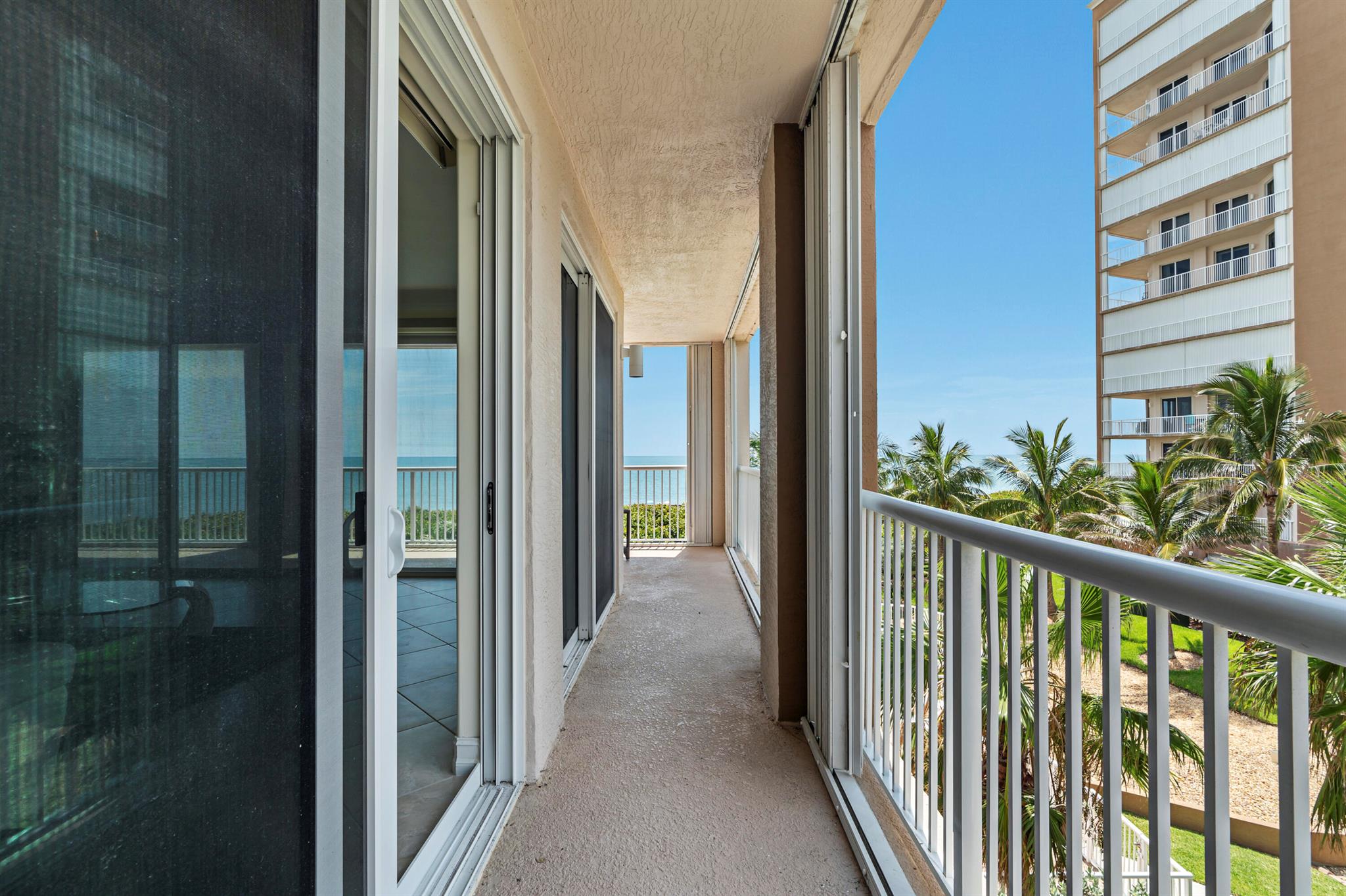 OCEANIQUE OCEANFRONT, A C - Residential