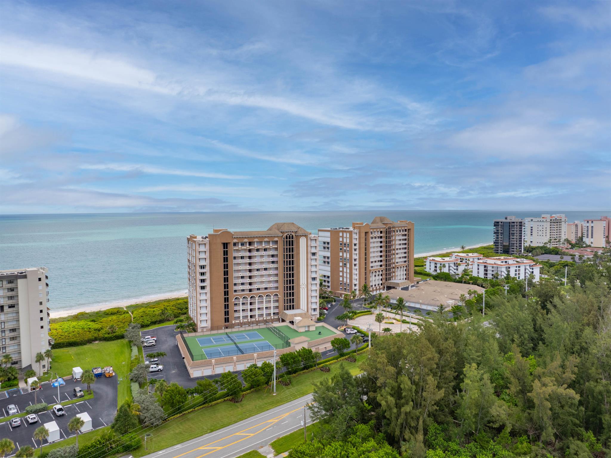 OCEANIQUE OCEANFRONT, A C - Residential