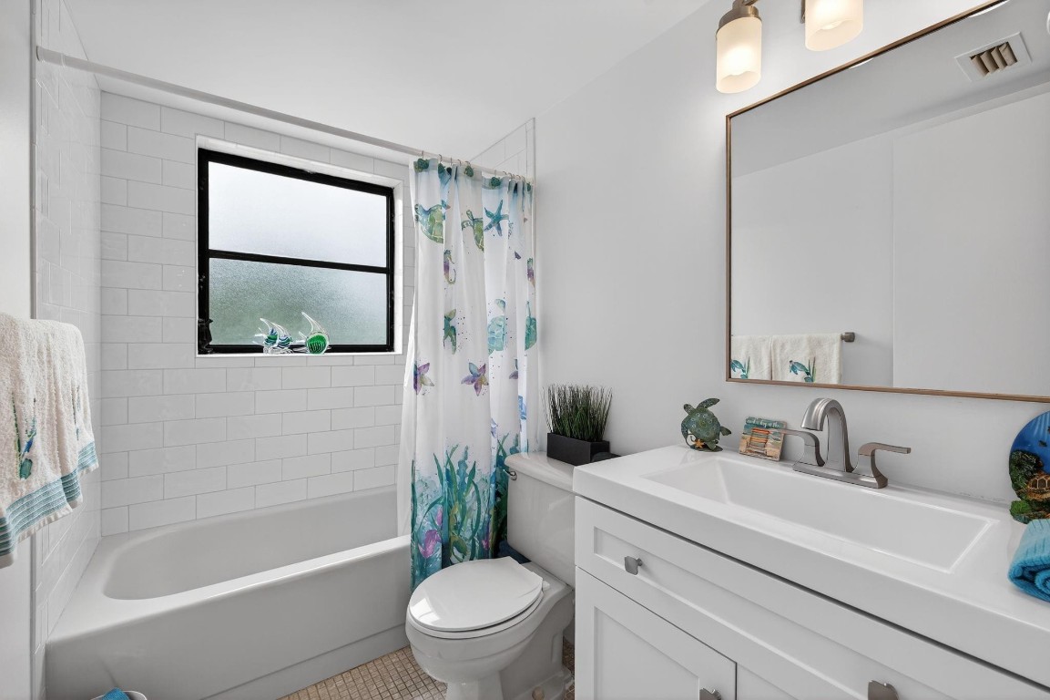 2112 S Cypress Bend Drive 401