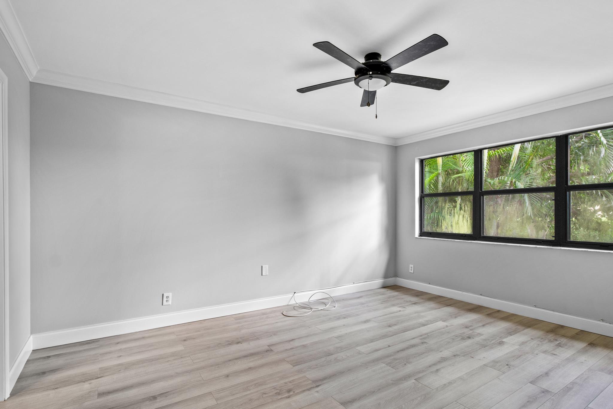 PALM VILLAS CONDO APTS - Residential Lease