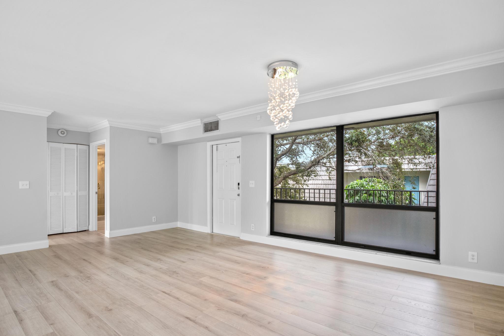PALM VILLAS CONDO APTS - Residential Lease