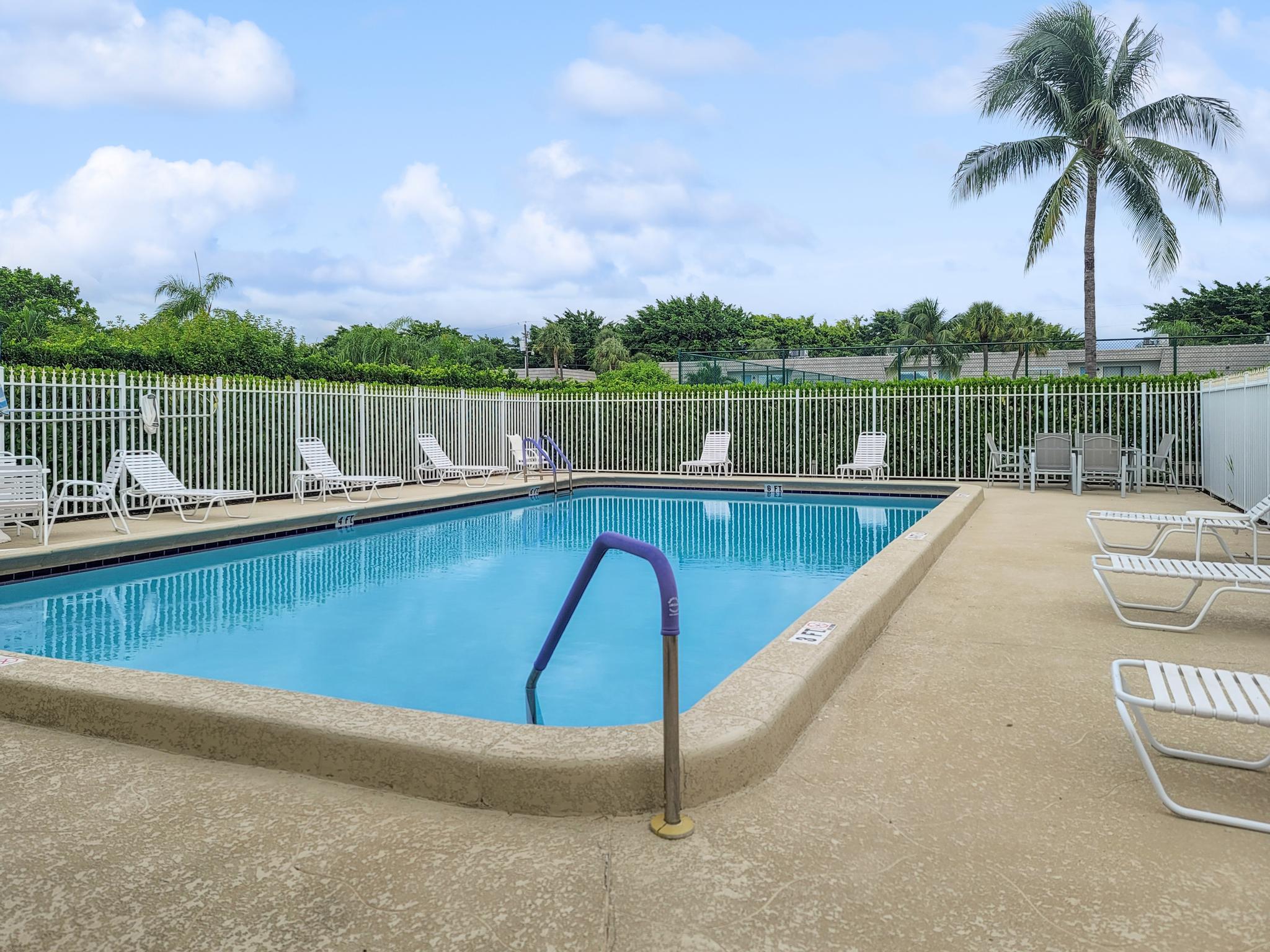 PALM VILLAS CONDO APTS - Residential Lease