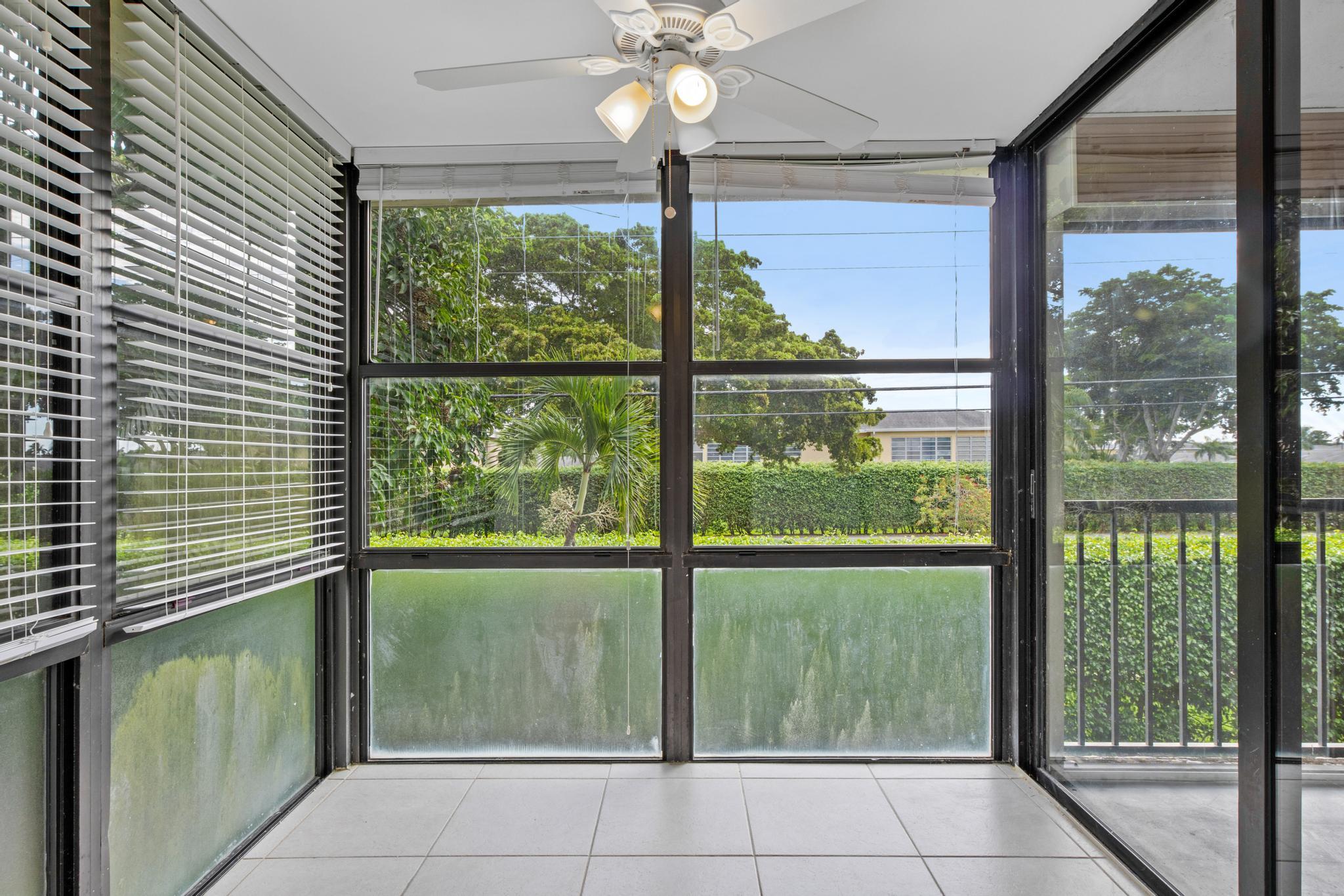 PALM VILLAS CONDO APTS - Residential Lease