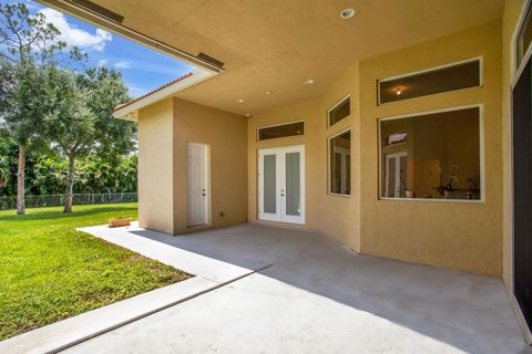 A home in Loxahatchee