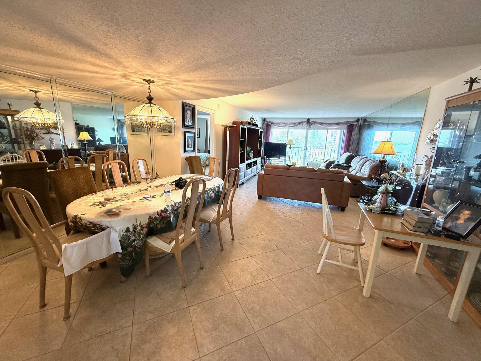 LAKE HARBOUR TOWERS CONDO - Residential