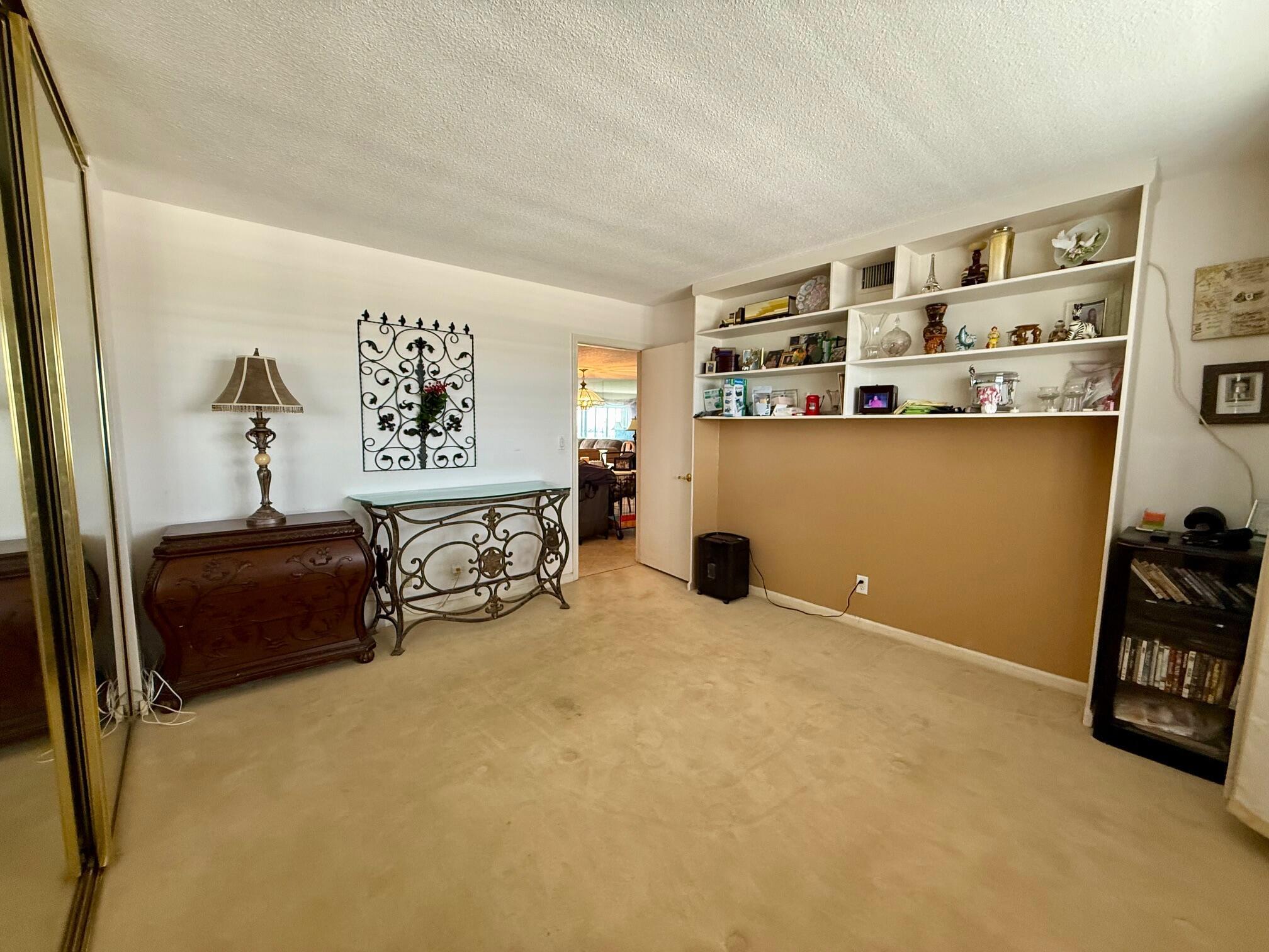 LAKE HARBOUR TOWERS CONDO - Residential