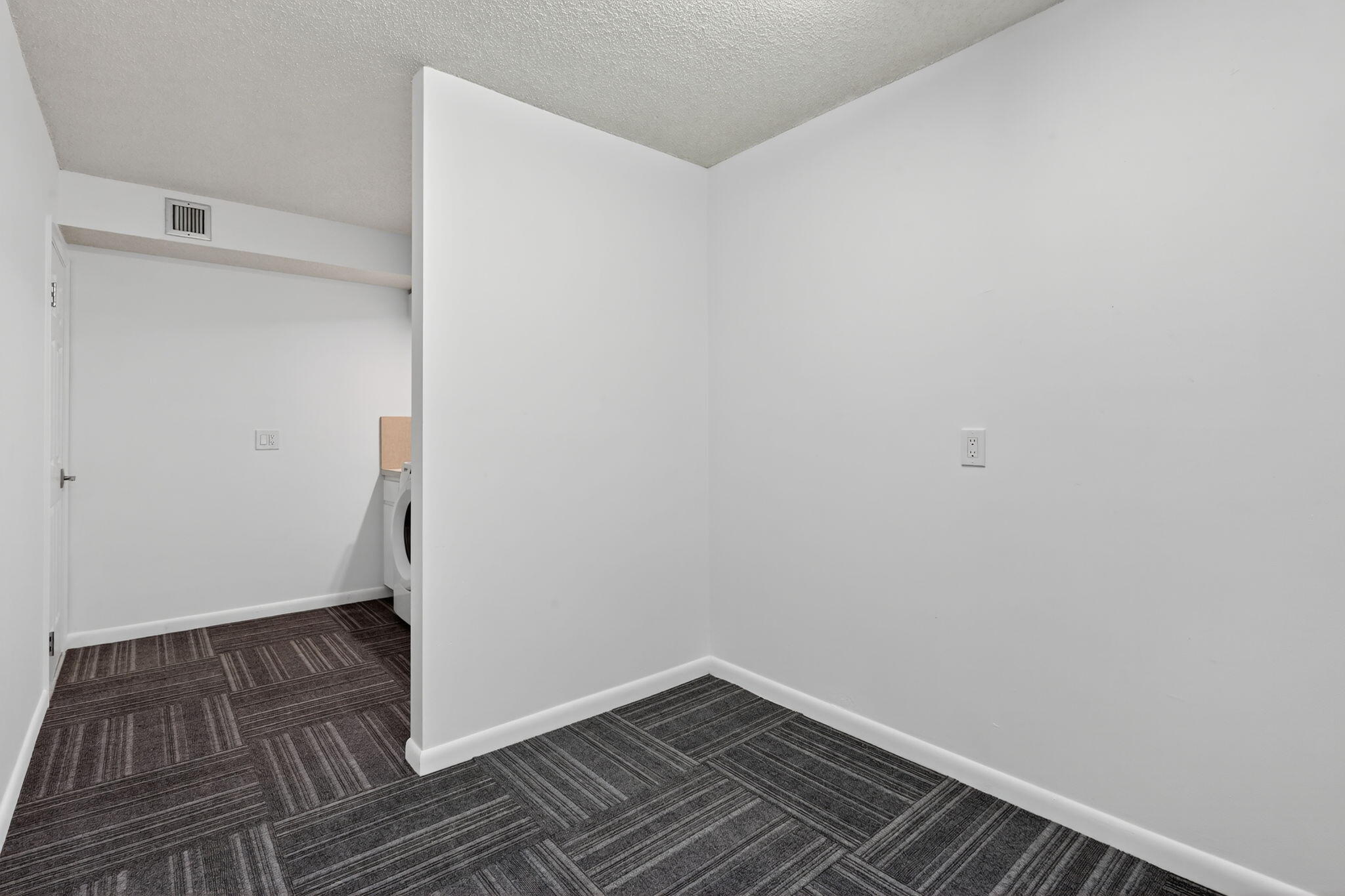 WHITEHALL CONDO OF THE LANDS OF THE PRESIDENT - Residential