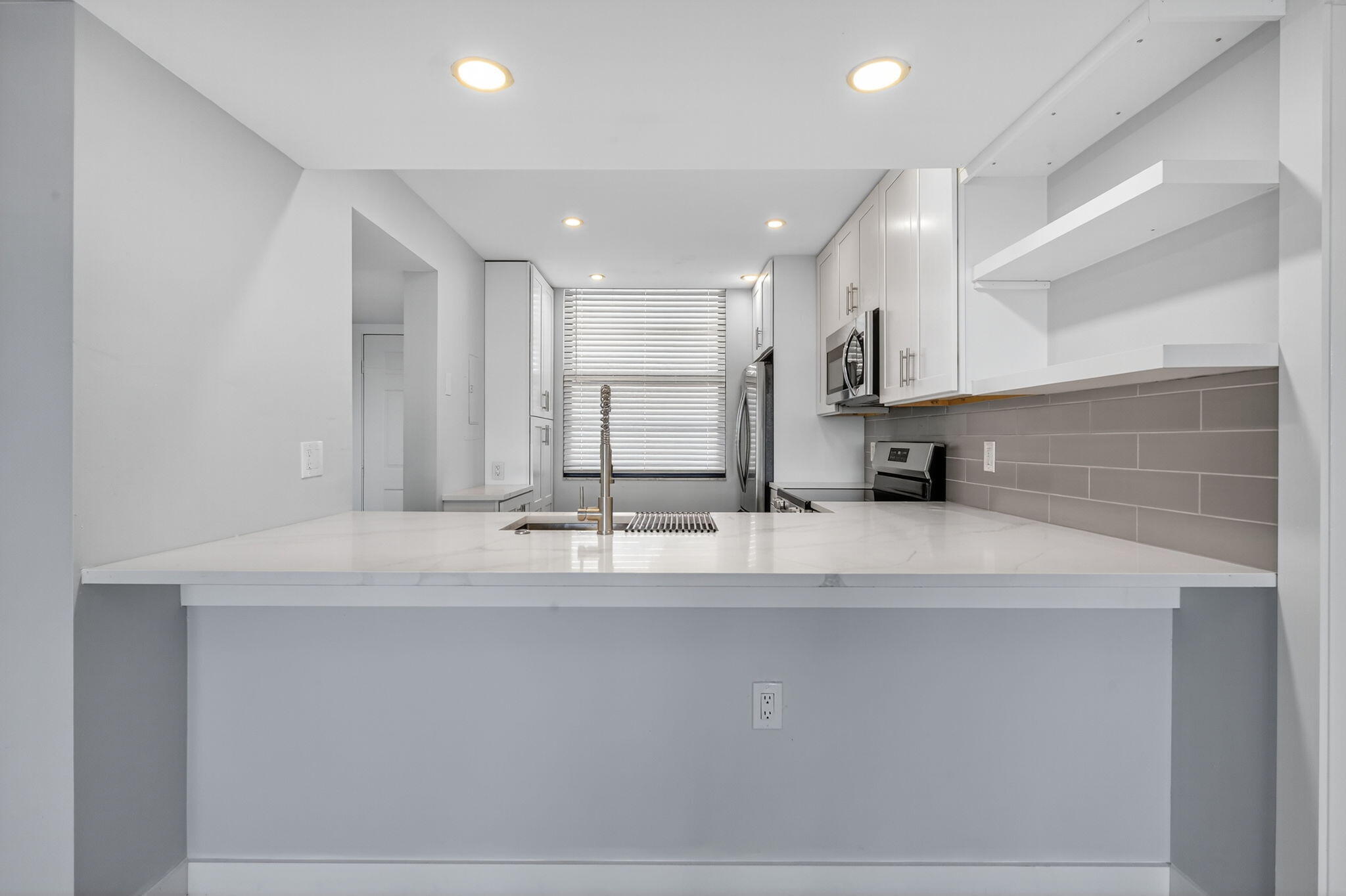 WHITEHALL CONDO OF THE LANDS OF THE PRESIDENT - Residential