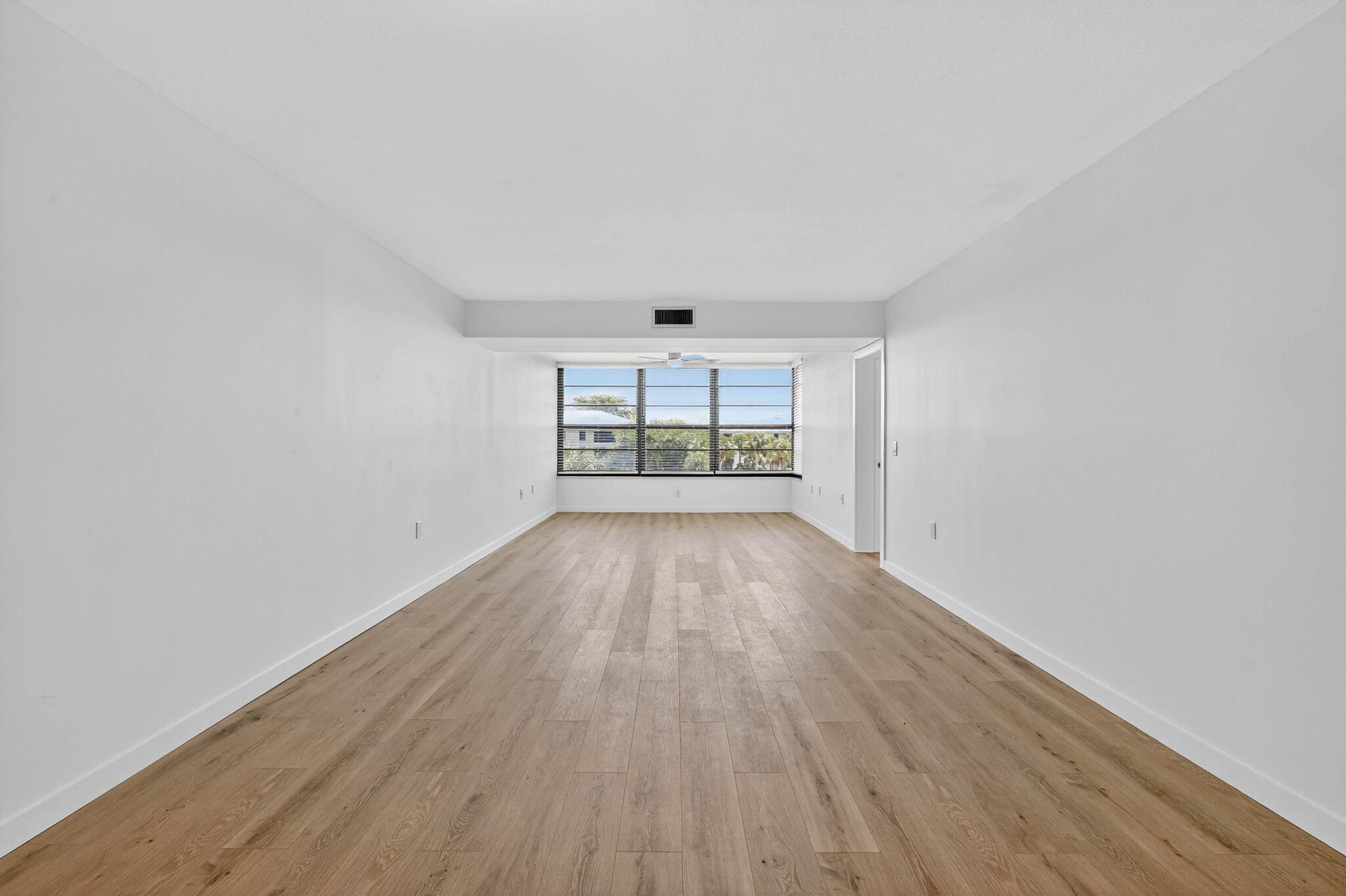 WHITEHALL CONDO OF THE LANDS OF THE PRESIDENT - Residential