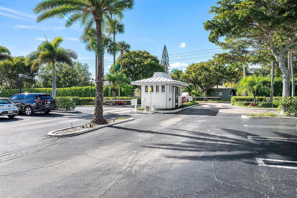 Photo of 5200 N Flagler Drive #603, West Palm Beach, FL 33407 (MLS # R11149839)