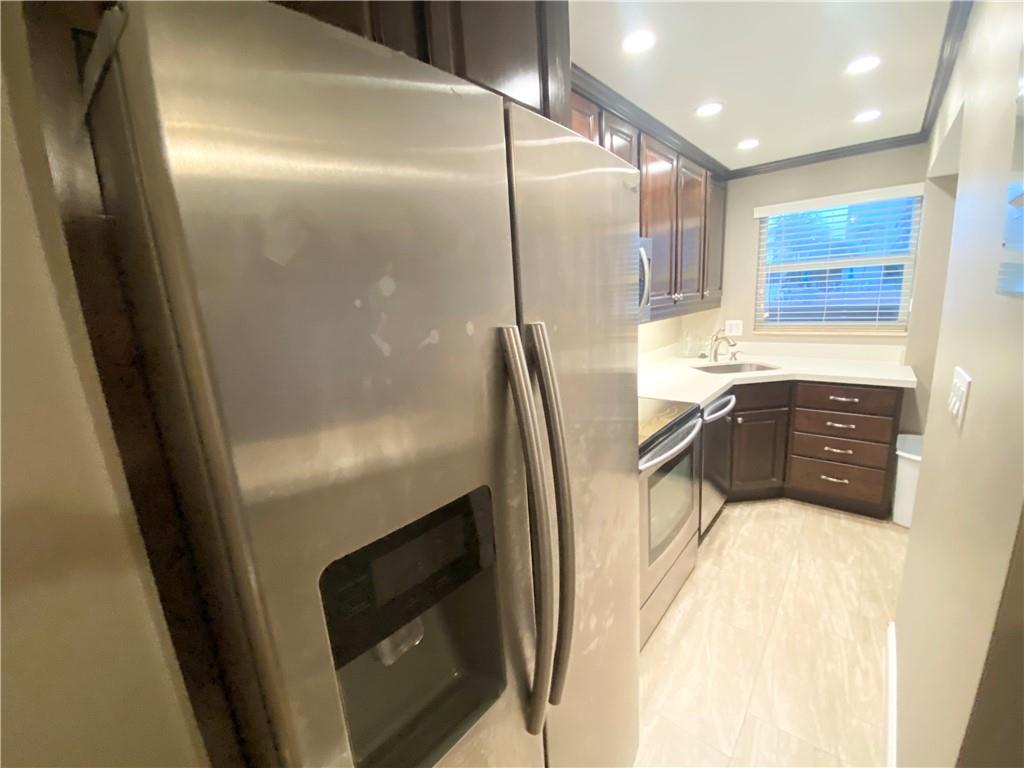 HARBOR HOUSE EAST - Residential