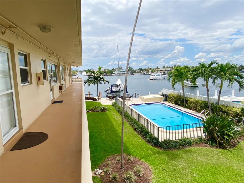 HARBOR HOUSE EAST - Residential