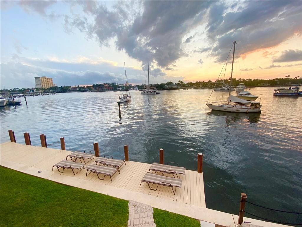 HARBOR HOUSE EAST - Residential