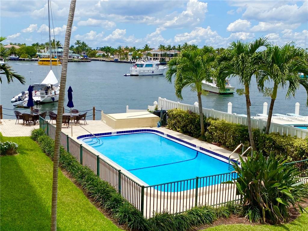 HARBOR HOUSE EAST - Residential