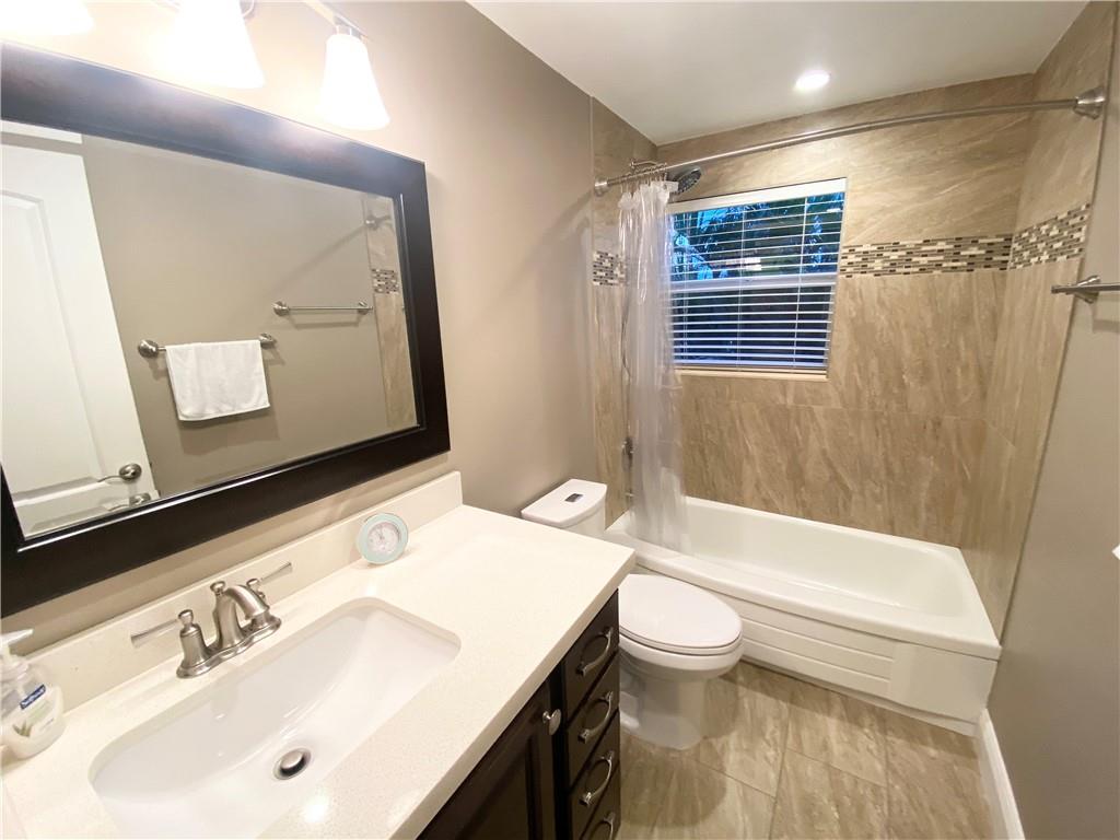 HARBOR HOUSE EAST - Residential