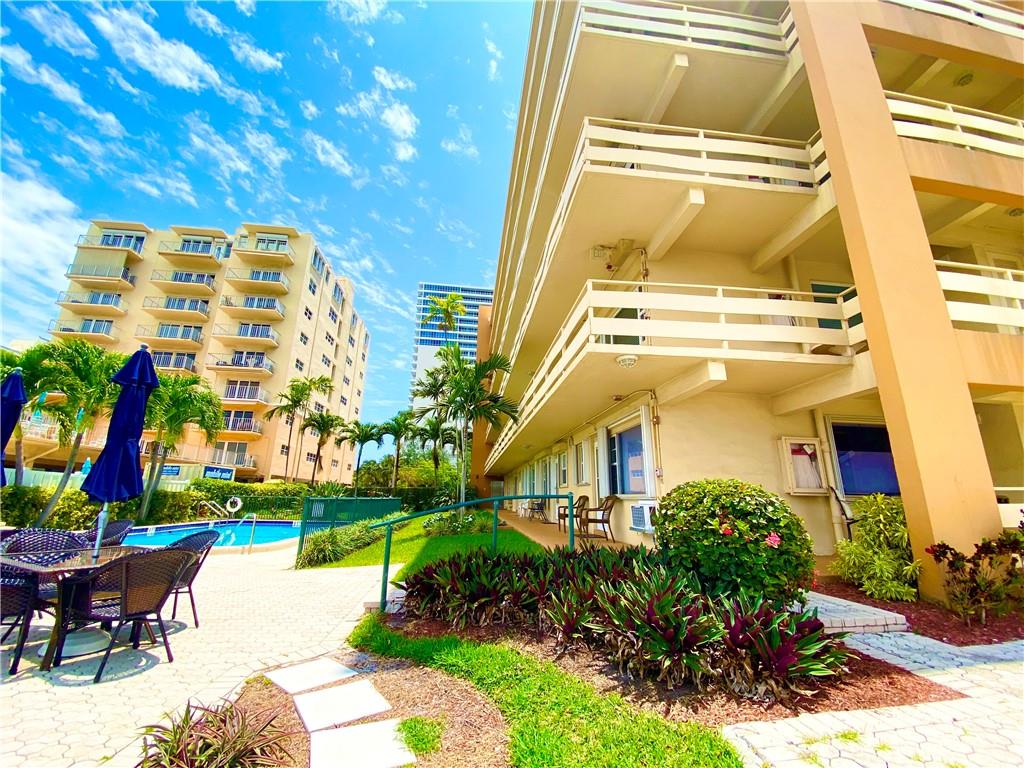 HARBOR HOUSE EAST - Residential