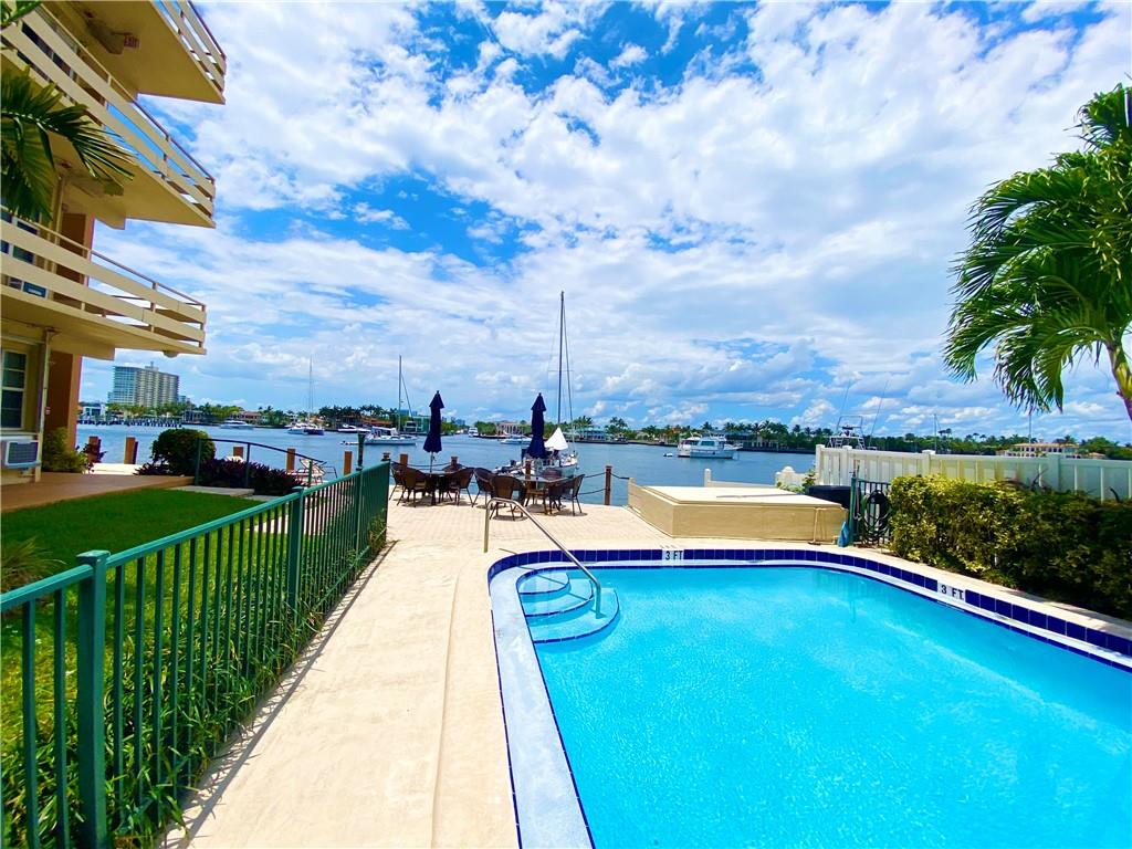 HARBOR HOUSE EAST - Residential