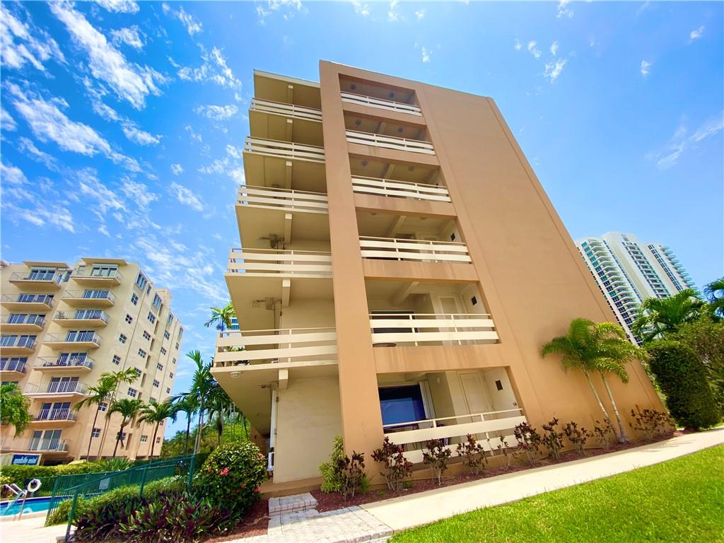 HARBOR HOUSE EAST - Residential