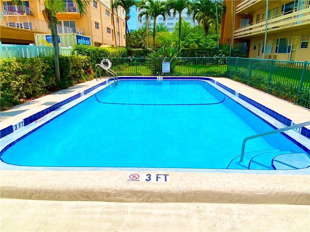 HARBOR HOUSE EAST - Residential