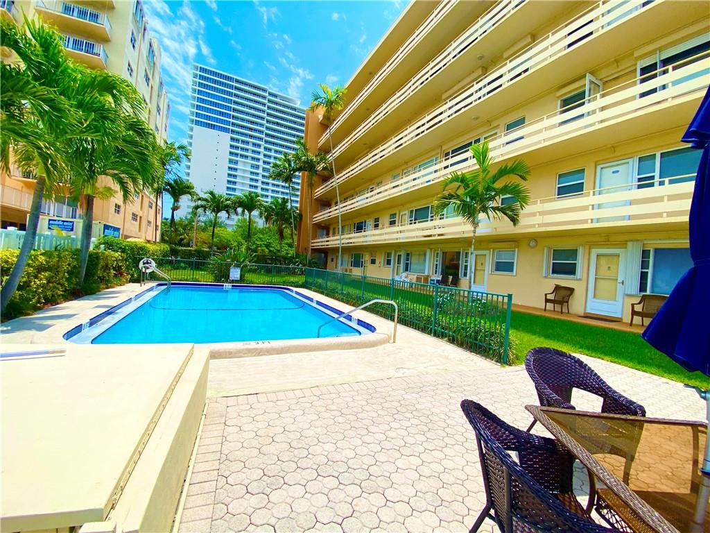 HARBOR HOUSE EAST - Residential