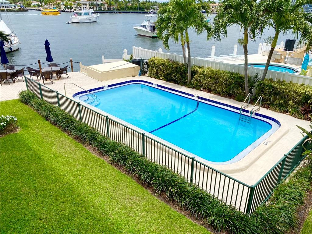 HARBOR HOUSE EAST - Residential